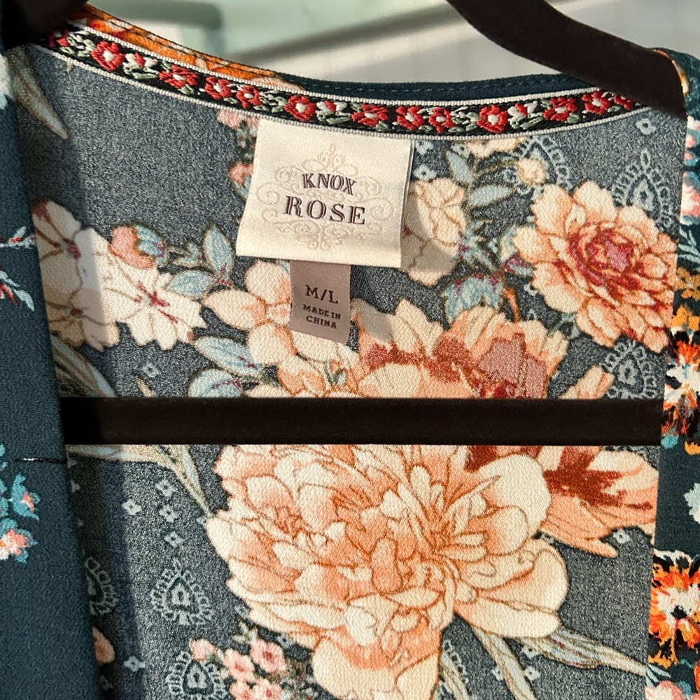 Knox Rose Green Floral Kimono - Picture 2 of 5